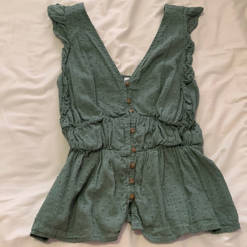 Green button front tank